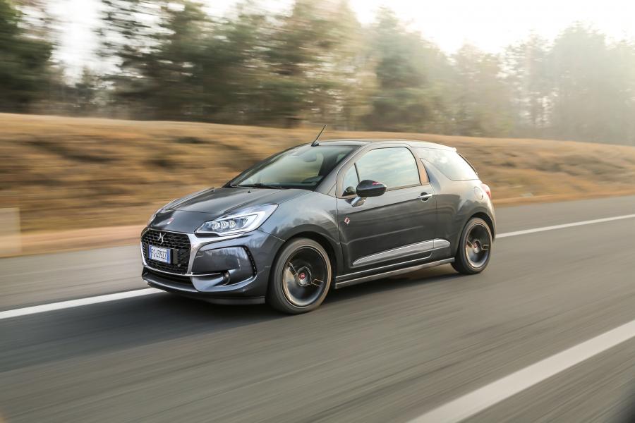  DS 3 Cabrio Performance Line 2016 года  (фото 12 из 20)